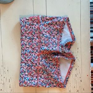 Lululemon high waisted spandex shorts 4